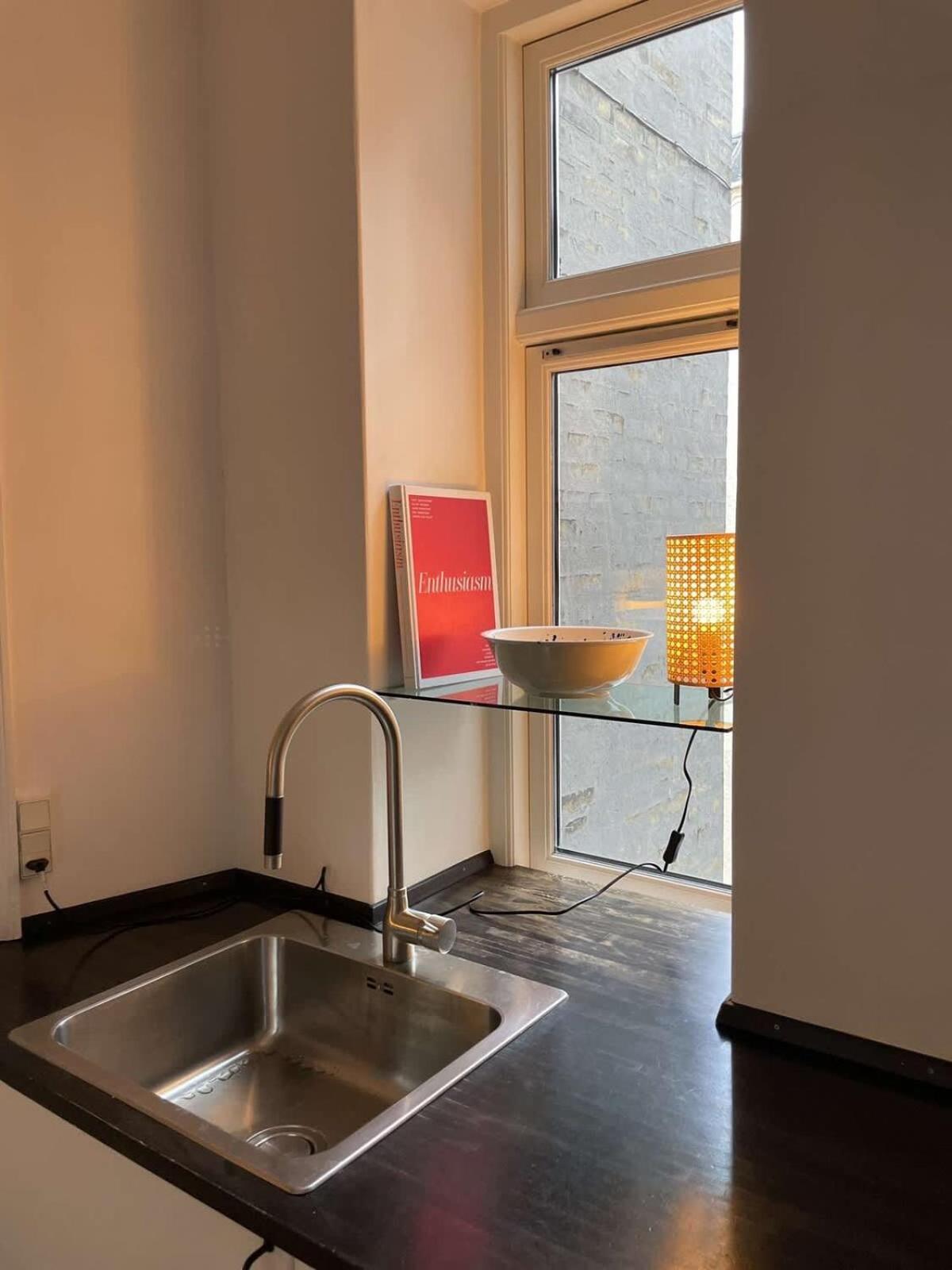 Amazing 2-bedroom By The Lakes