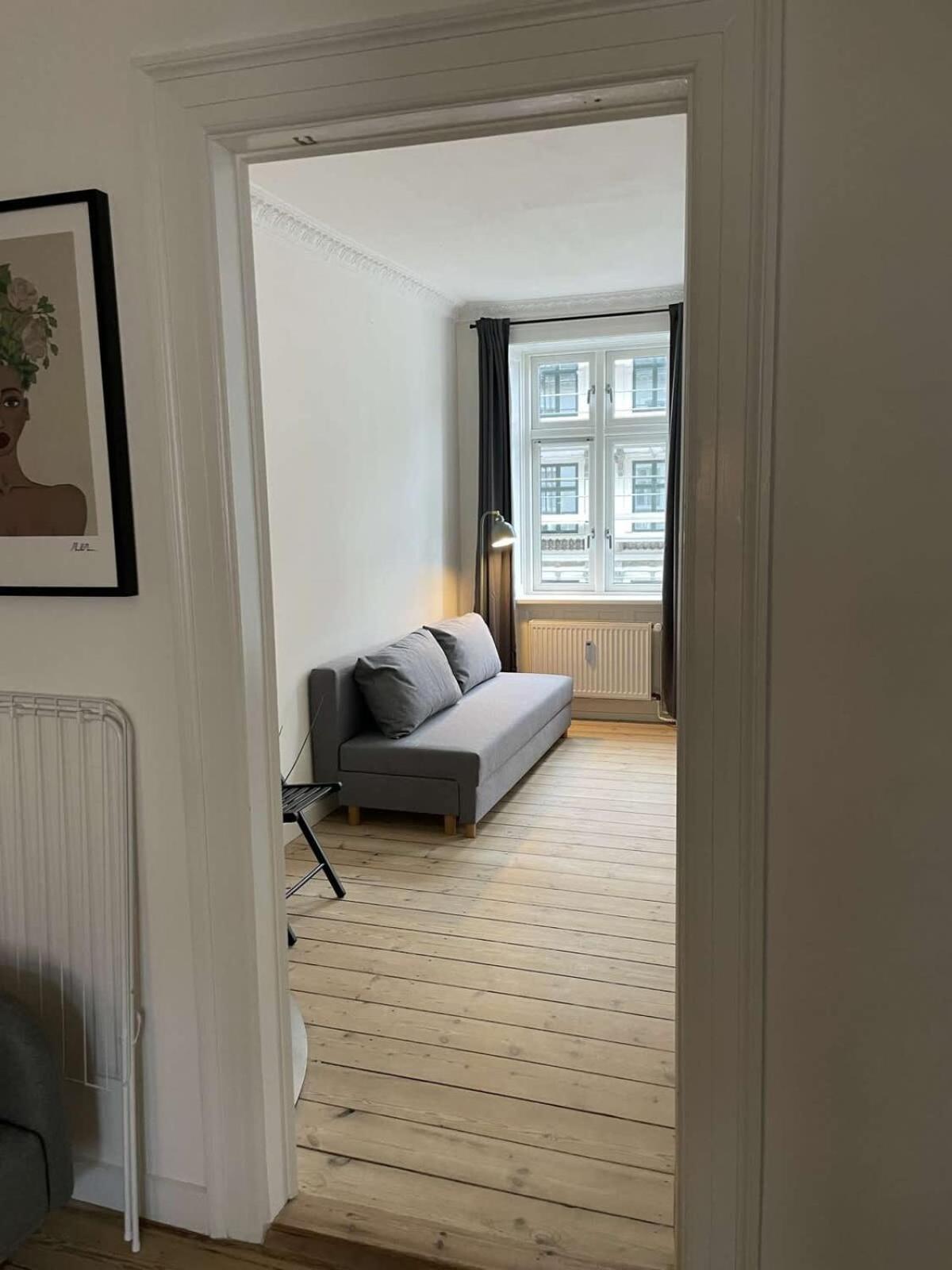 Apartment Amazing 2-bedroom By The Lakes