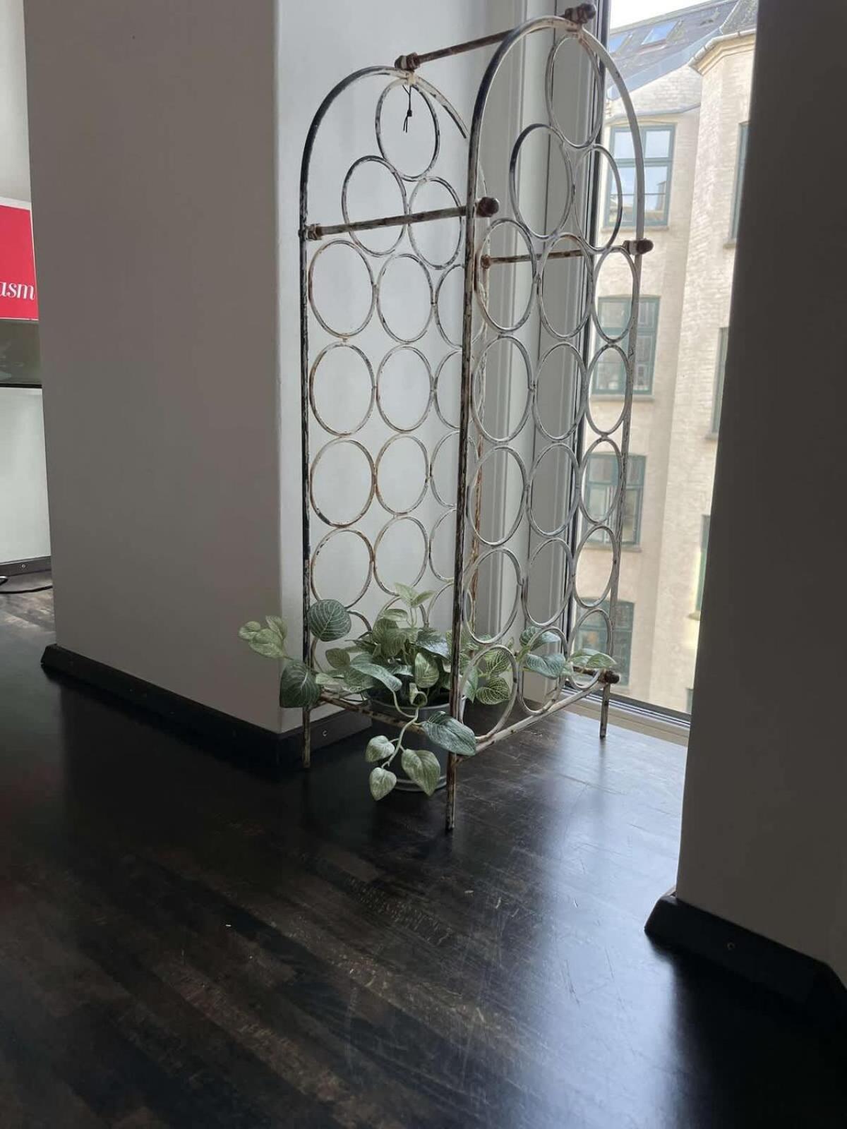 Amazing 2-bedroom By The Lakes Apartment
