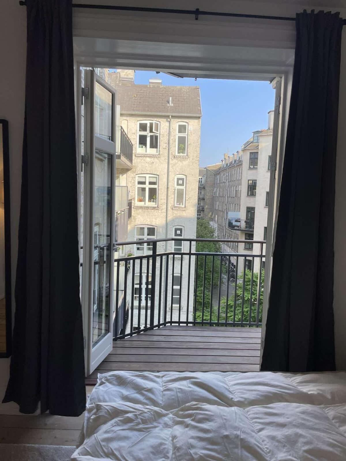 Apartment Amazing 2-bedroom By The Lakes