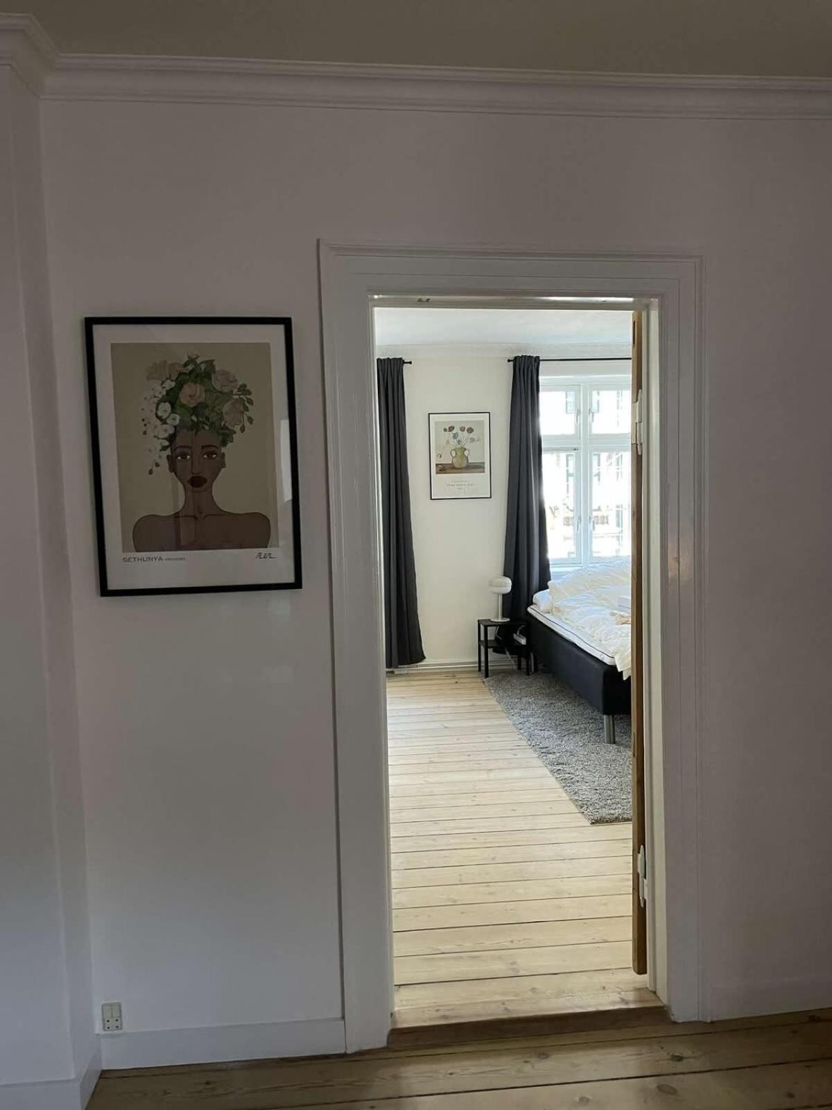 Amazing 2-bedroom By The Lakes Apartment Copenhagen